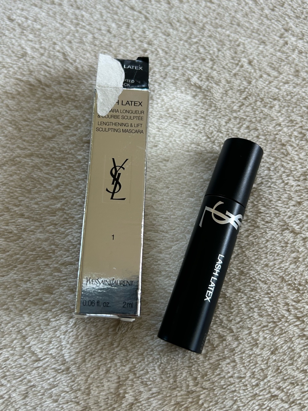 Yves Saint Laurent Lash Latex Mascara โ Black